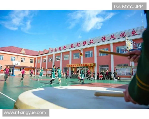 聚焦绿茵巨星正面形象展现激情与力量并肩闪耀球场风采